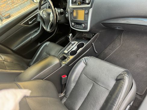 Used 2016 Nissan Altima 3.5 SL FWD image 12