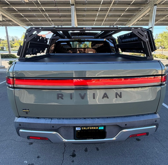 Used 2022 Rivian R1T Launch Edition AWD/4WD image 10