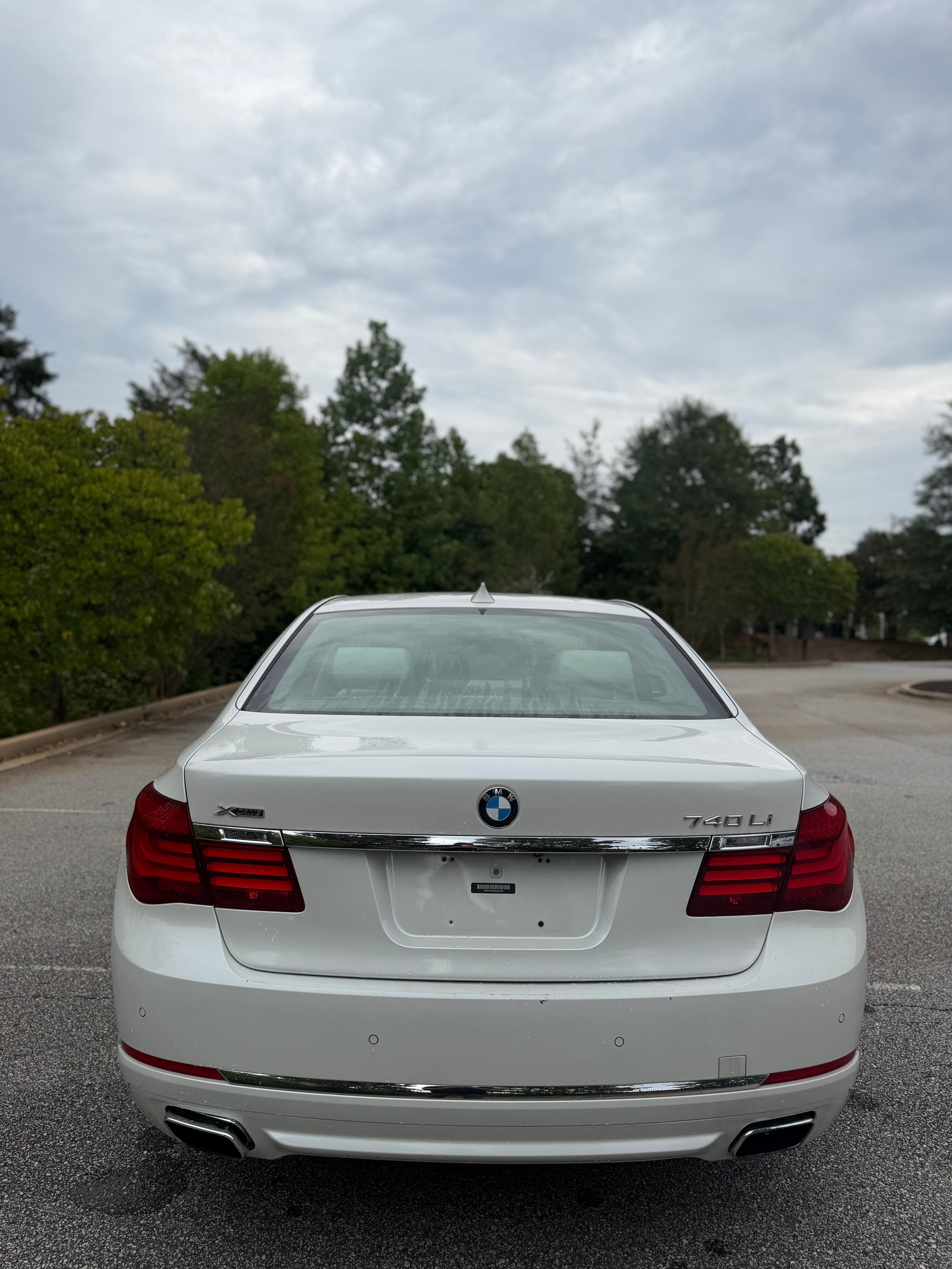 Used 2015 BMW 740Li xDrive AWD/4WD image 9