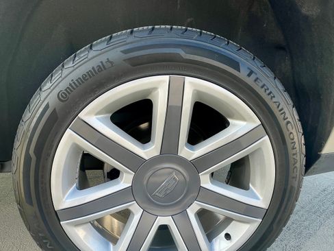 Used 2016 Cadillac Escalade Premium image 29