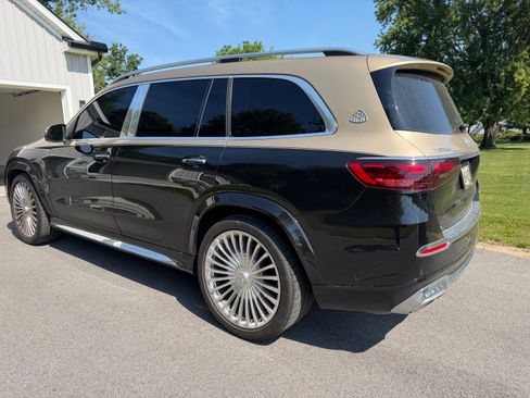 Used 2024 Mercedes-Benz Maybach GLS 600 4MATIC image 5