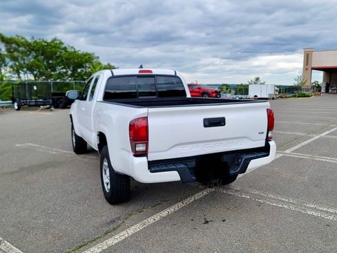 Used 2019 Toyota Tacoma SR w/ SR Convenience Package RWD image 15
