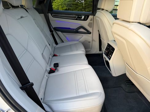 Used 2021 Porsche Cayenne GTS image 18