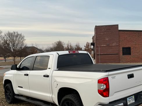Used 2017 Toyota Tundra SR5 image 5