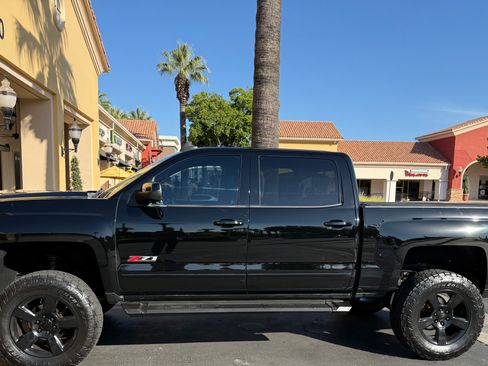 Used 2017 Chevrolet Silverado 1500 LTZ Z71 w/ Midnight Edition AWD/4WD image 2