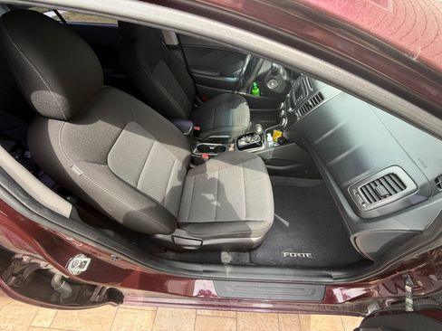 Used 2018 Kia Forte LX FWD image 15