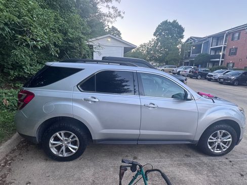 Used 2017 Chevrolet Equinox LT AWD/4WD image 10