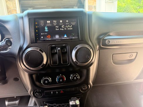 Used 2013 Jeep Wrangler Sport AWD/4WD image 8