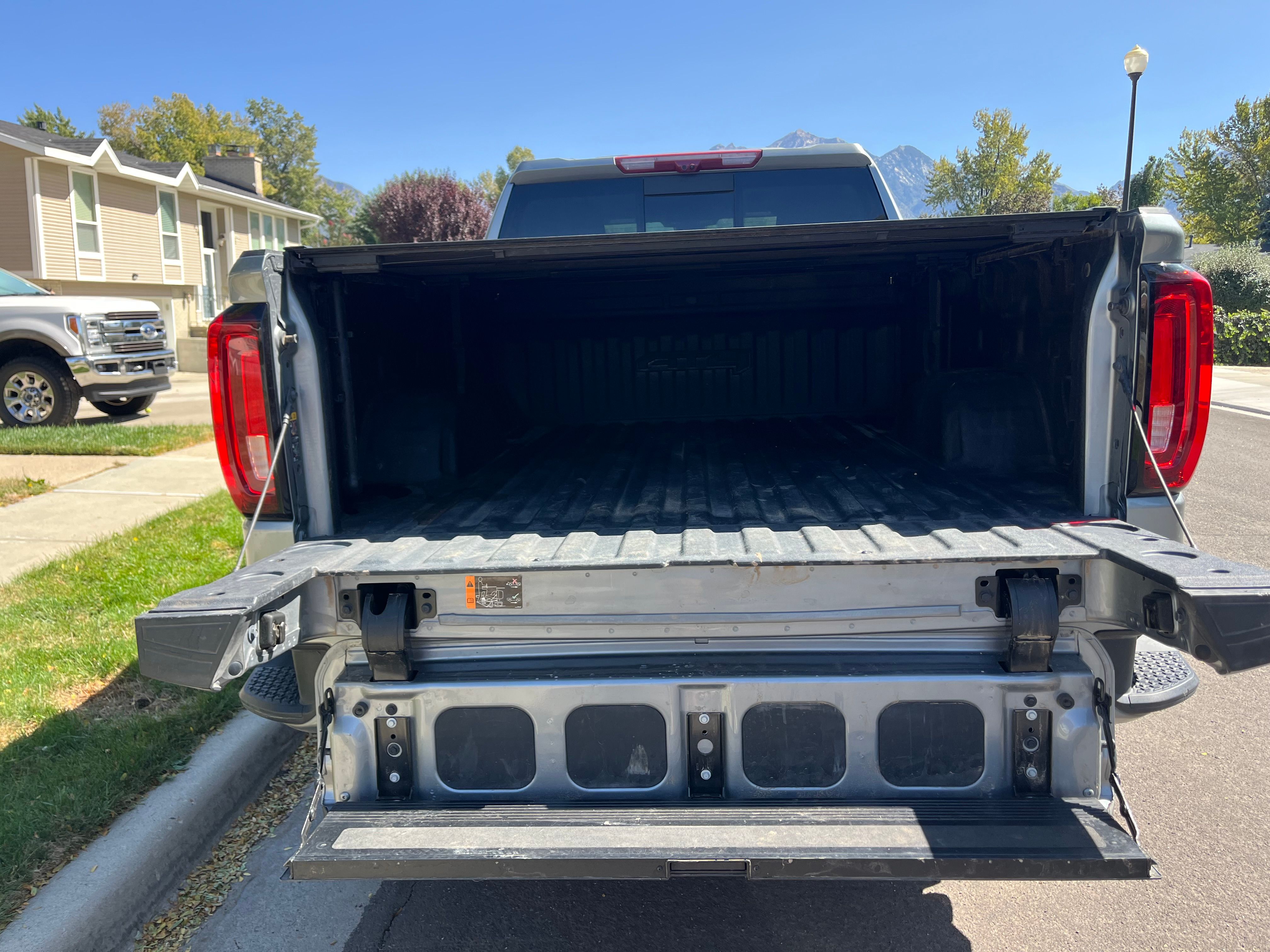Used 2024 GMC Sierra 1500 AT4 w/ Technology Package AWD/4WD image 10