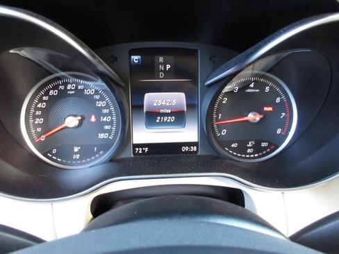 Used 2016 Mercedes-Benz GLC 300 image 23