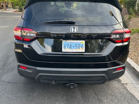 Used 2023 Honda Pilot LX image 10