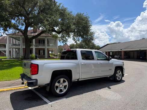 Used 2018 Chevrolet Silverado 1500 LT w/ Texas Edition RWD image 5
