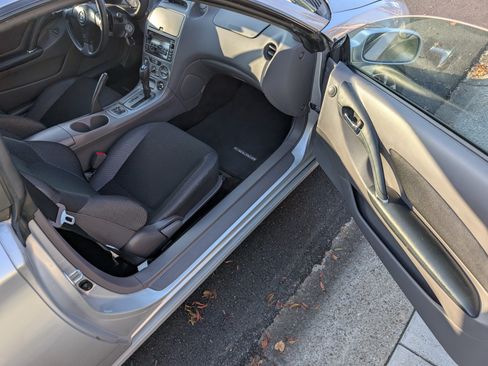 Used 2002 Toyota Celica GT image 11