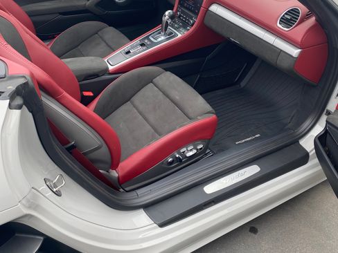 Used 2022 Porsche 718 Boxster Spyder image 12