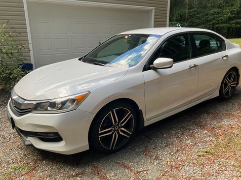 Used 2017 Honda Accord Sport Special Edition image 9