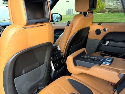 Used 2018 Land Rover Range Rover Sport Supercharged image 2