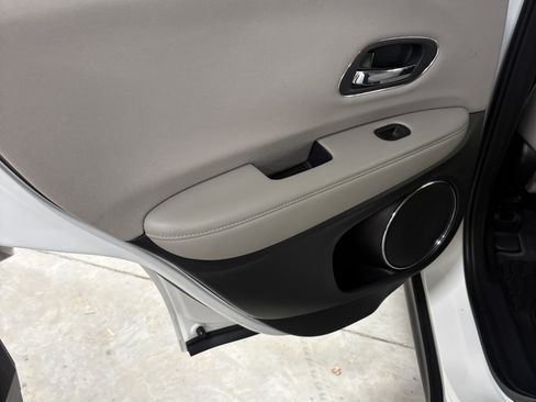 Used 2017 Honda HR-V EX image 20