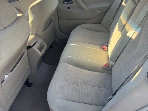 Used 2011 Toyota Camry LE FWD image 6