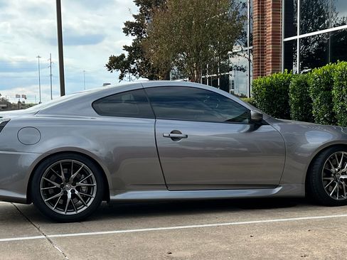 Used 2011 INFINITI G37 IPL RWD image 1