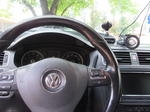 Used 2014 Volkswagen Jetta SE FWD image 13