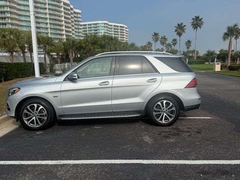 Used 2018 Mercedes-Benz GLE 550e 4MATIC image 2
