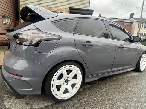 Used 2017 Ford Focus RS AWD/4WD image 5