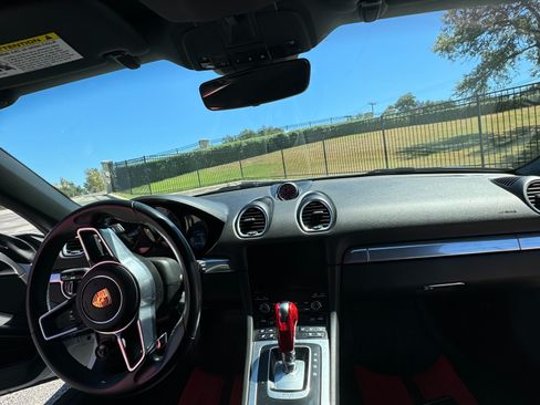 Used 2019 Porsche 718 Boxster Roadster 2D image 9