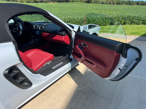 Used 2025 Porsche 718 Boxster S image 15