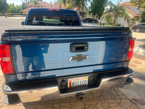 Used 2017 Chevrolet Silverado 1500 LT w/ LT Convenience Package image 5