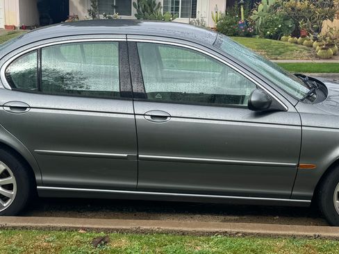 Used 2003 Jaguar X-TYPE 2.5 image 1