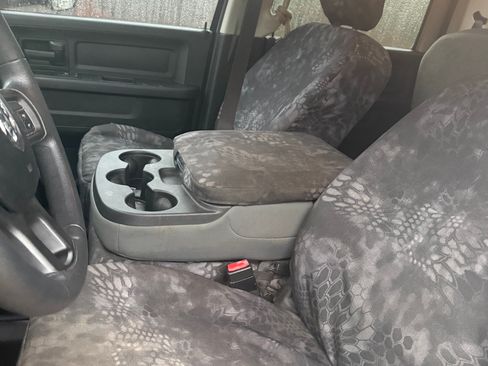 Used 2018 RAM 2500 Tradesman w/ Chrome Appearance Group image 9