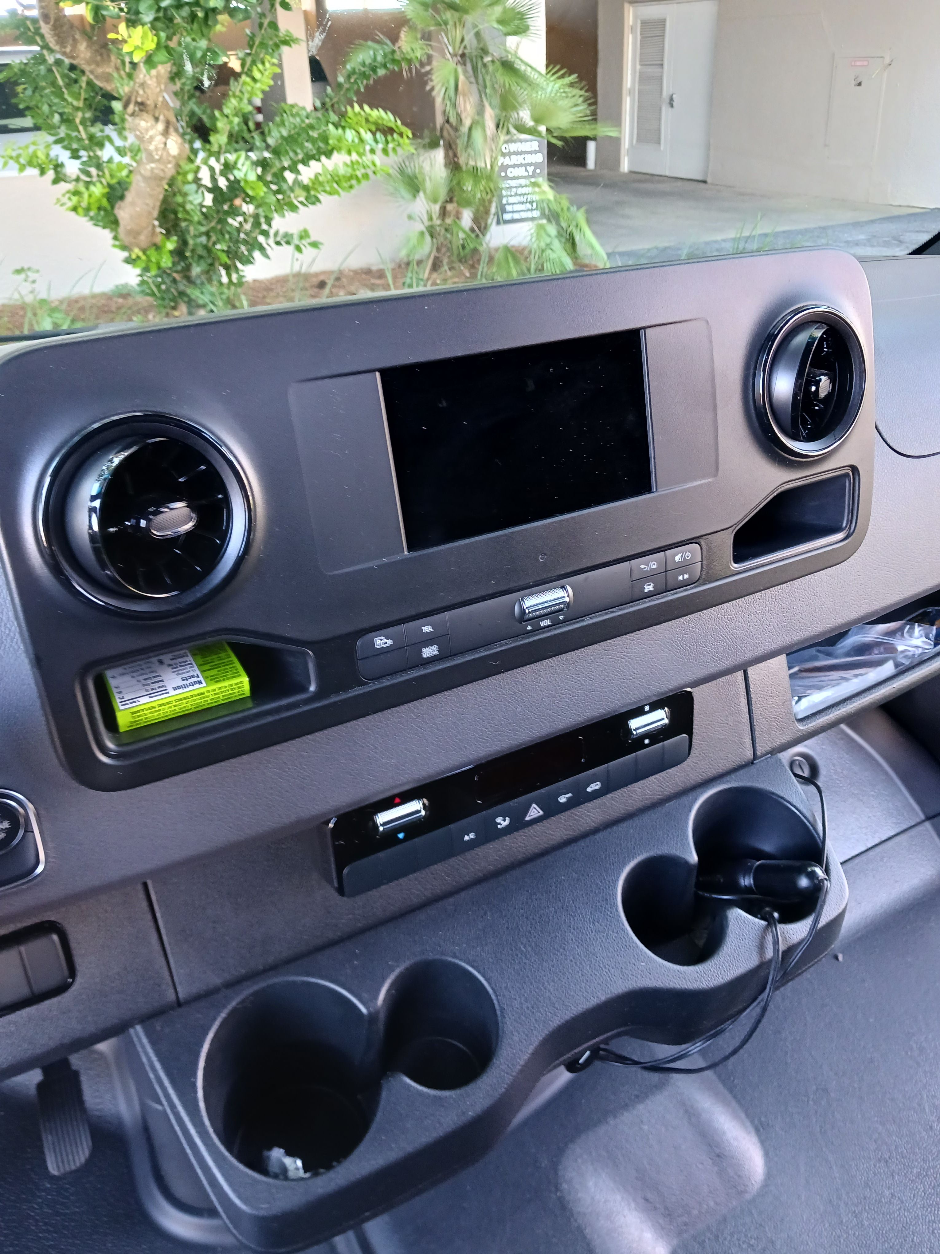 Used 2024 Mercedes-Benz Sprinter 2500 image 17