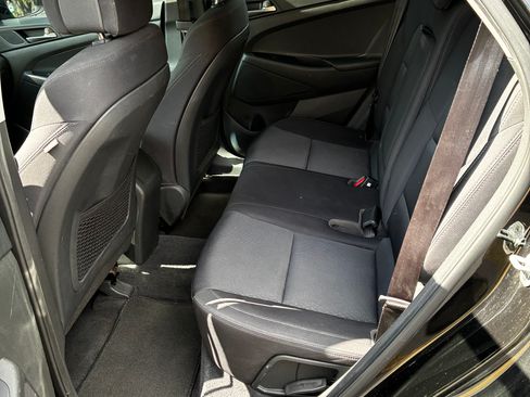 Used 2018 Hyundai Tucson SE image 10