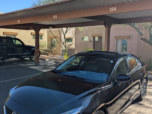 Used 2018 MAZDA MAZDA3 Grand Touring image 1