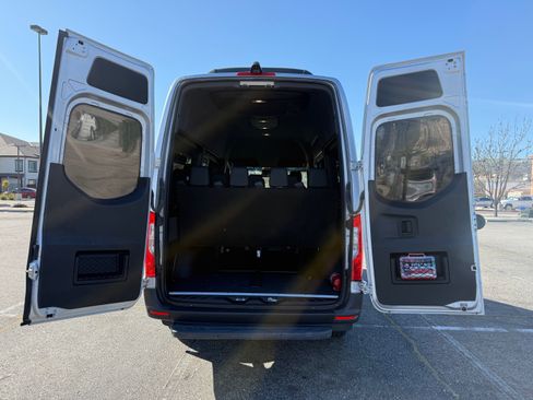 Used 2023 Mercedes-Benz Sprinter 2500 image 11