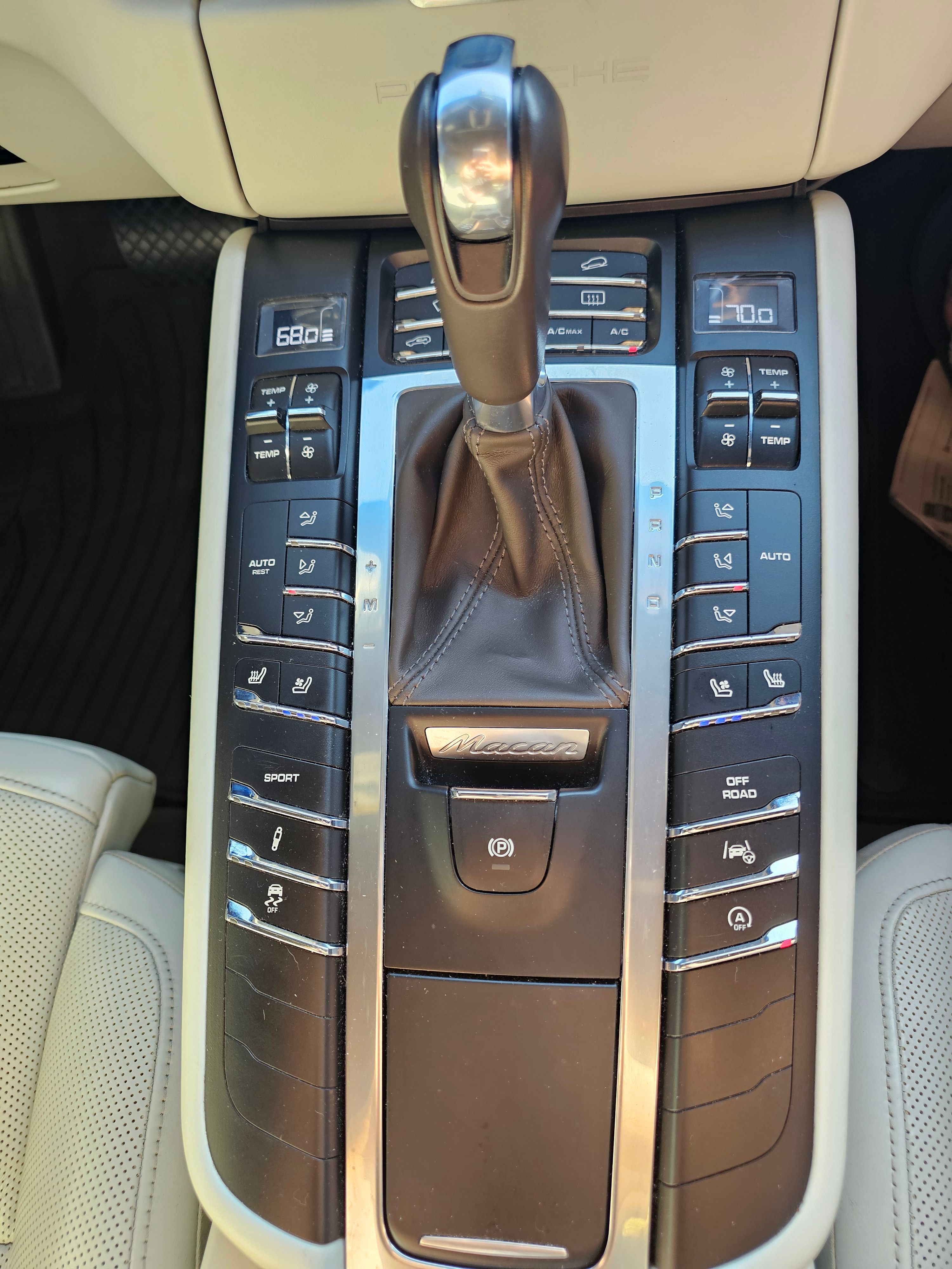 Used 2016 Porsche Macan Turbo image 12
