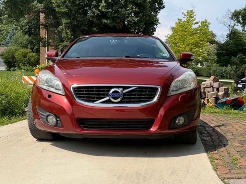 Used 2012 Volvo C70 T5 FWD image 4