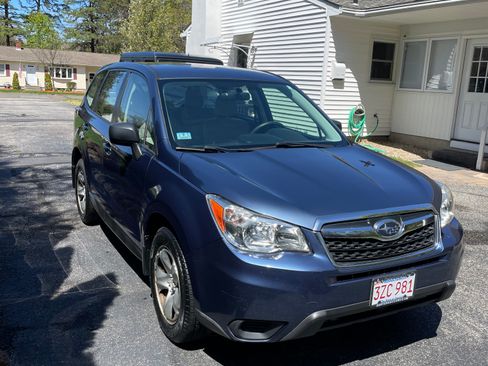 Used 2014 Subaru Forester 2.5i AWD/4WD image 6