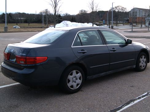 Used 2005 Honda Accord LX image 5