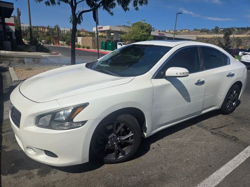 Used 2012 Nissan Maxima 3.5 S w/ Limited Edition Pkg FWD image 2