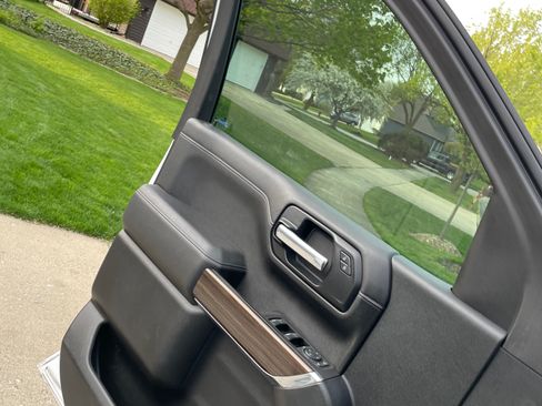 Used 2021 Chevrolet Silverado 1500 LT image 14