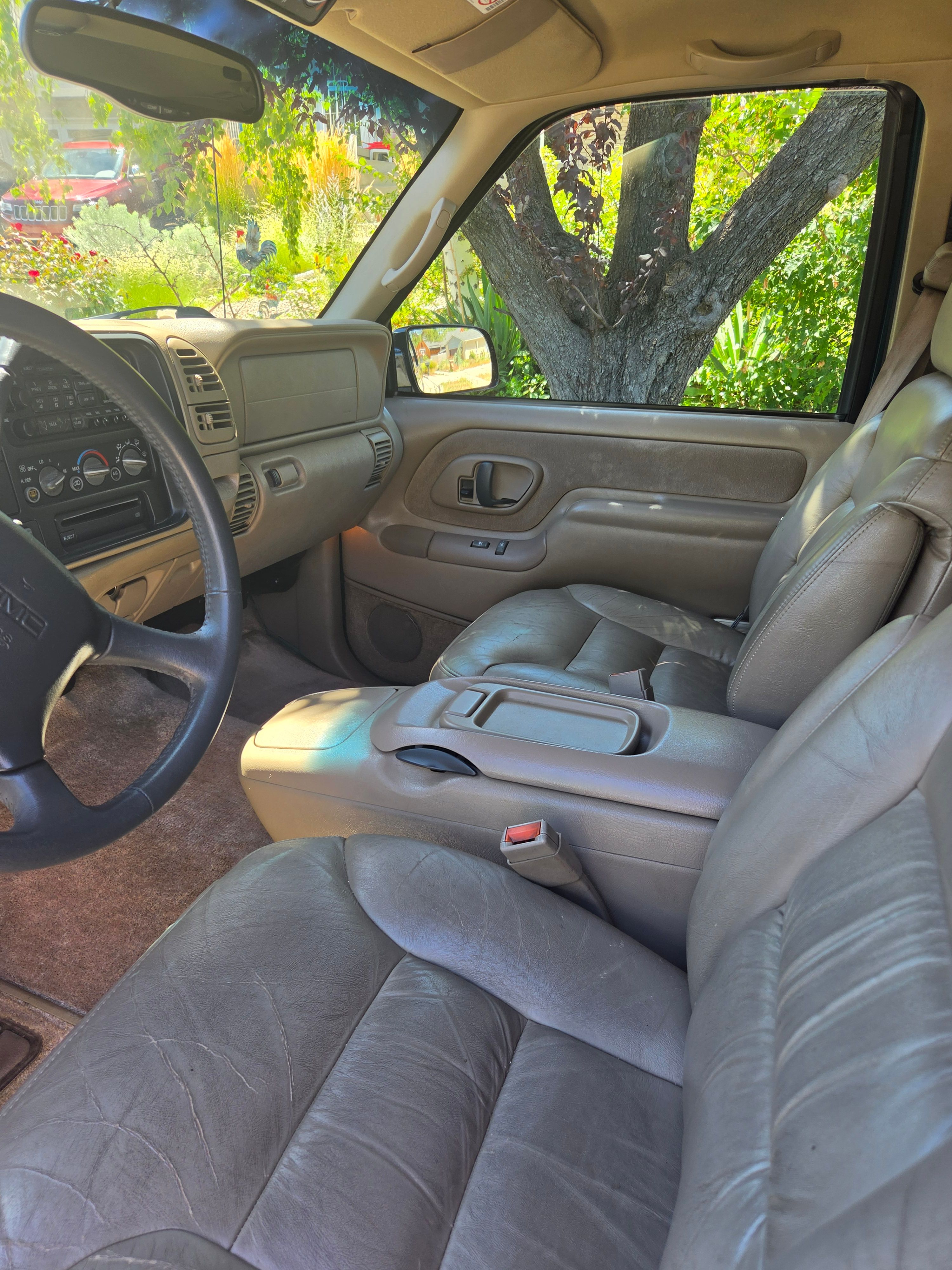 Used 1998 GMC Suburban 2500 w/ Marketing Opt Pkg 3 AWD/4WD image 5