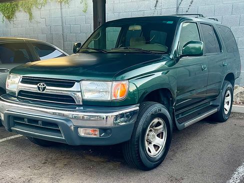 Used 2001 Toyota 4Runner SR5 image 1