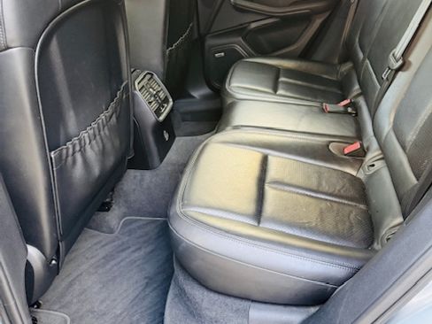 Used 2018 Porsche Macan Sport Edition image 11