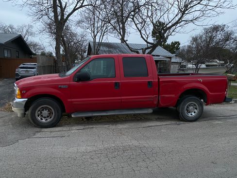 Used 2001 Ford F250 2WD Crew Cab Super Duty image 2