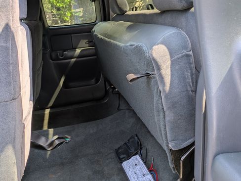 Used 2001 Chevrolet Silverado 2500 4x4 Extended Cab image 10