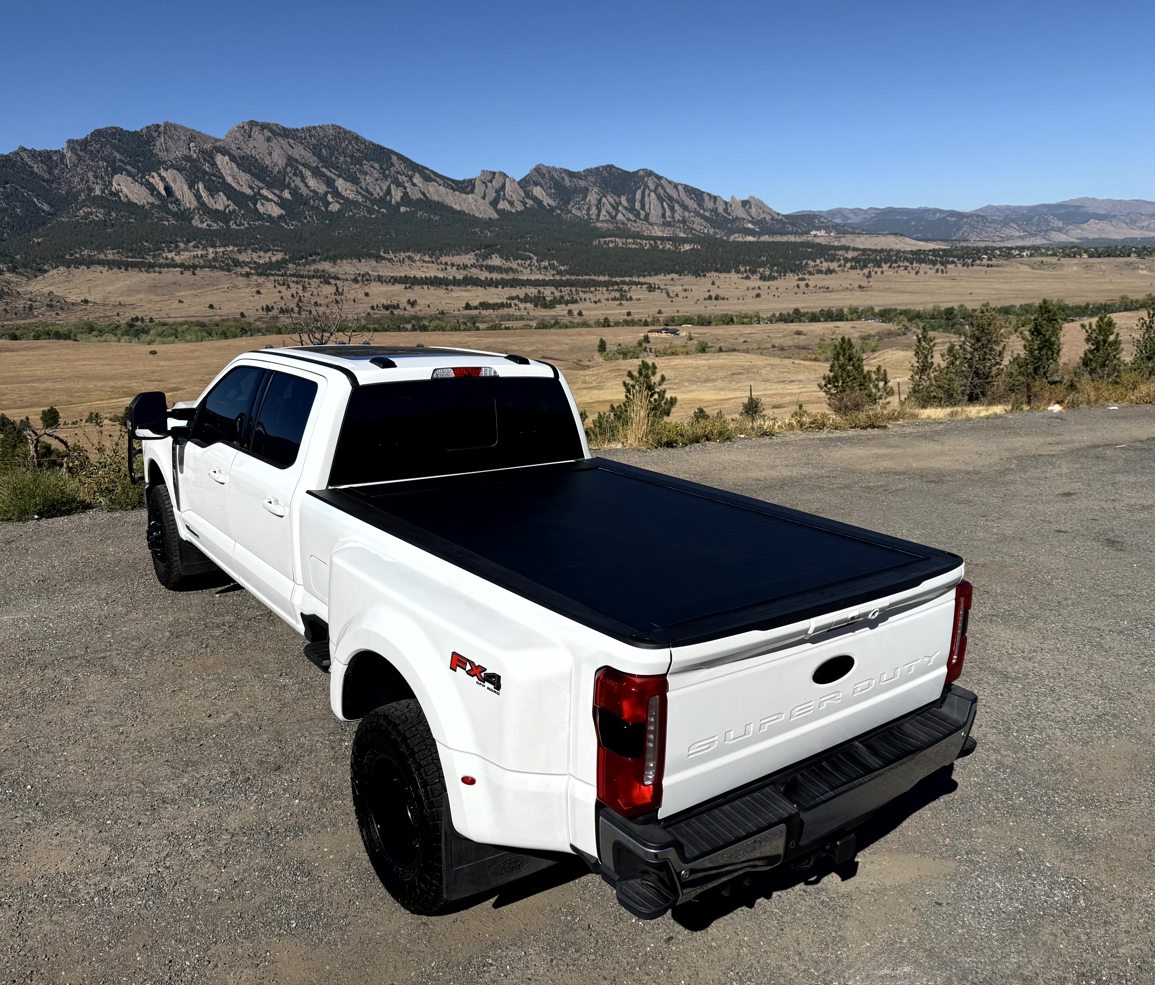 Used 2025 Ford F350 Lariat w/ Lariat Ultimate Package AWD/4WD image 4