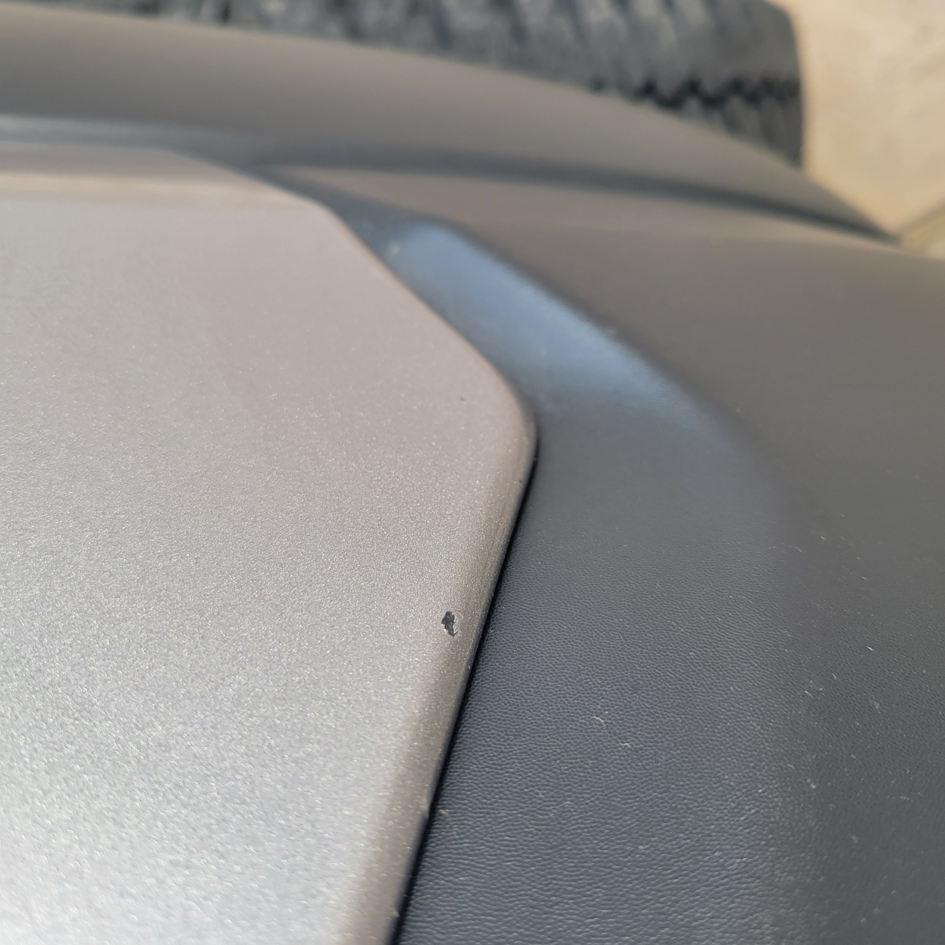 Used 2019 Jeep Cherokee Trailhawk AWD/4WD image 26