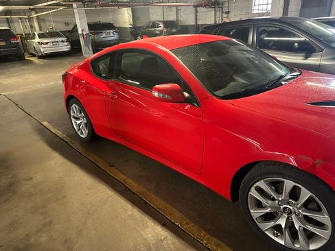 Used 2015 Hyundai Genesis 3.8 RWD image 4