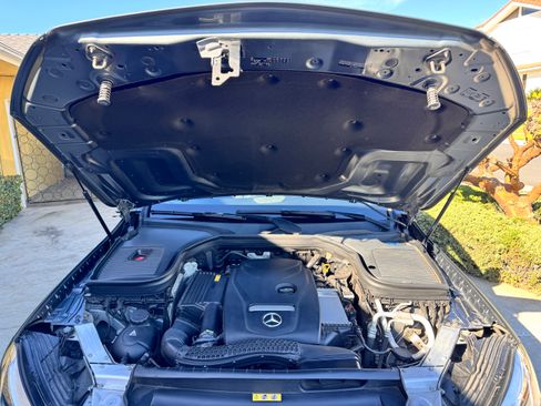Used 2018 Mercedes-Benz GLC 300 4MATIC image 5